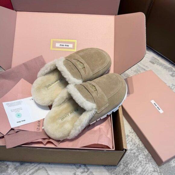 Miu Miu Tan and Cream Slippers - Picture 3 of 8